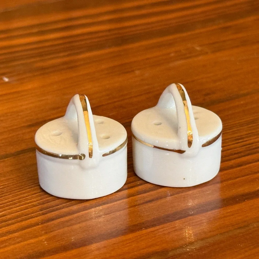 Salt Pepper Shakers White Good Vintage Gold Trim MCM Round